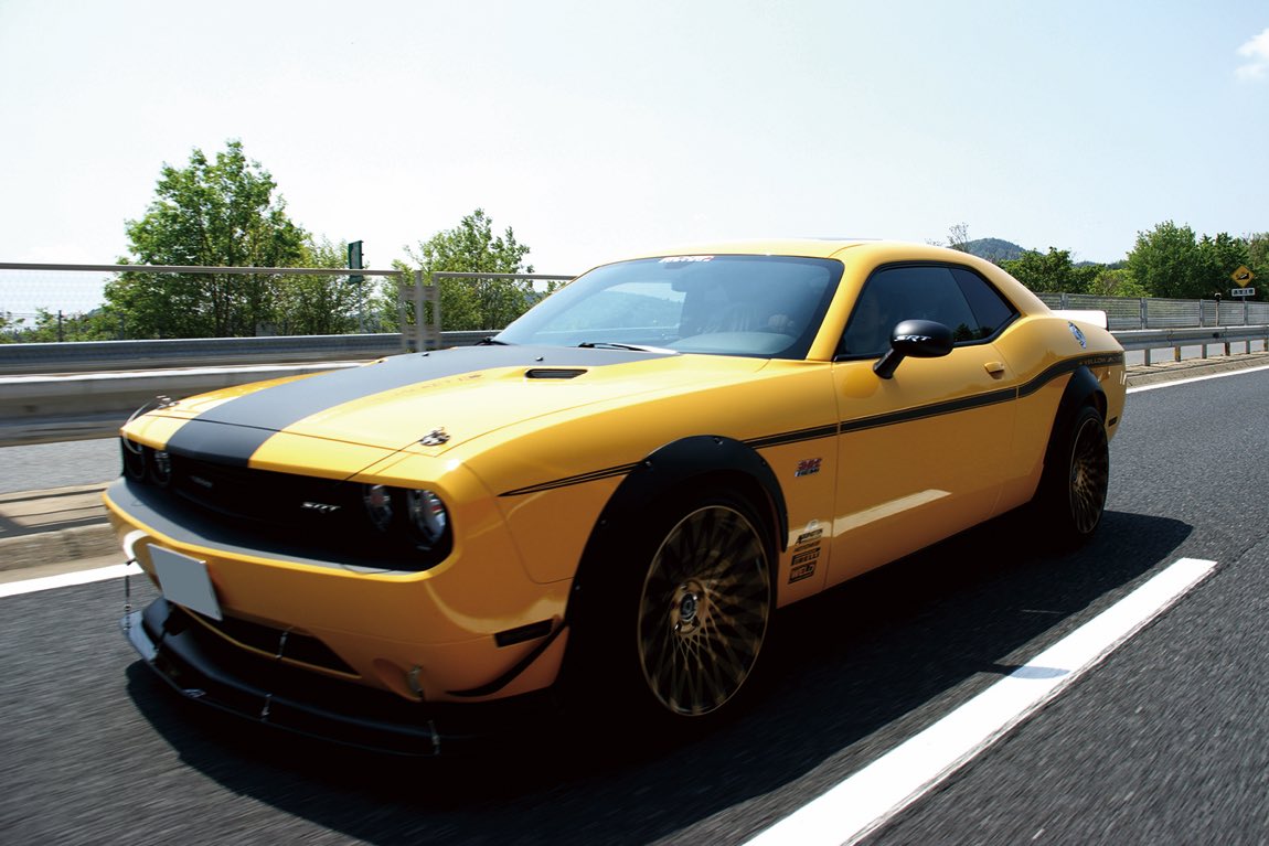 EDGE CUSTOMS Dodge Challenger M